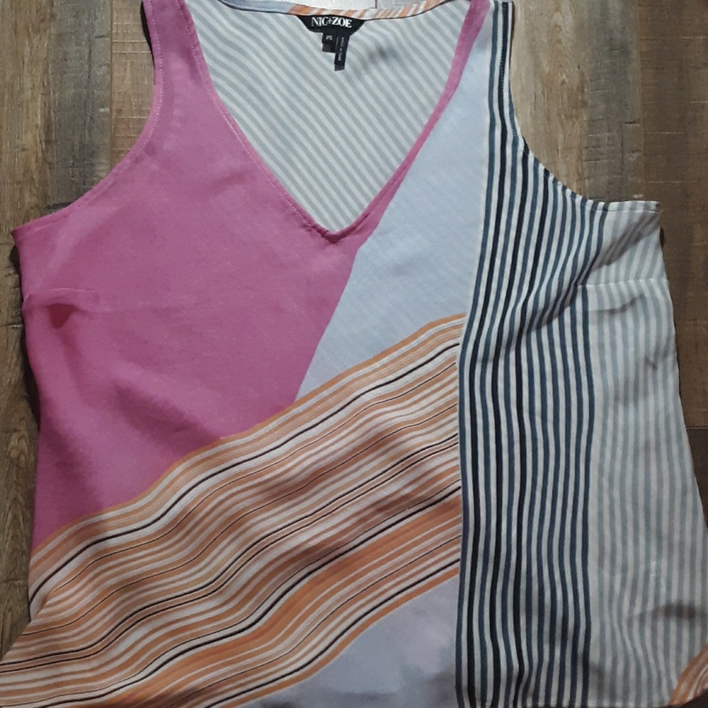 Nic + Zoe | Flowy V-neck tank top